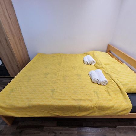 T&A Apartment Парачин Екстериор снимка