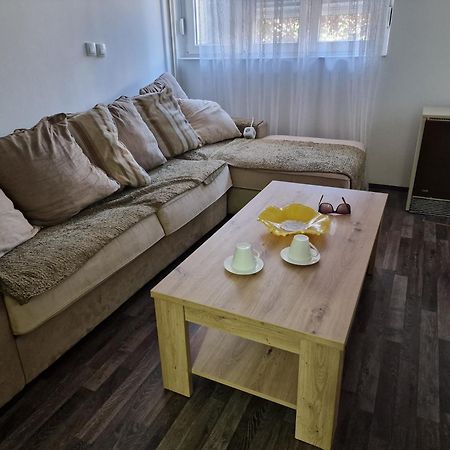 T&A Apartment Парачин Екстериор снимка