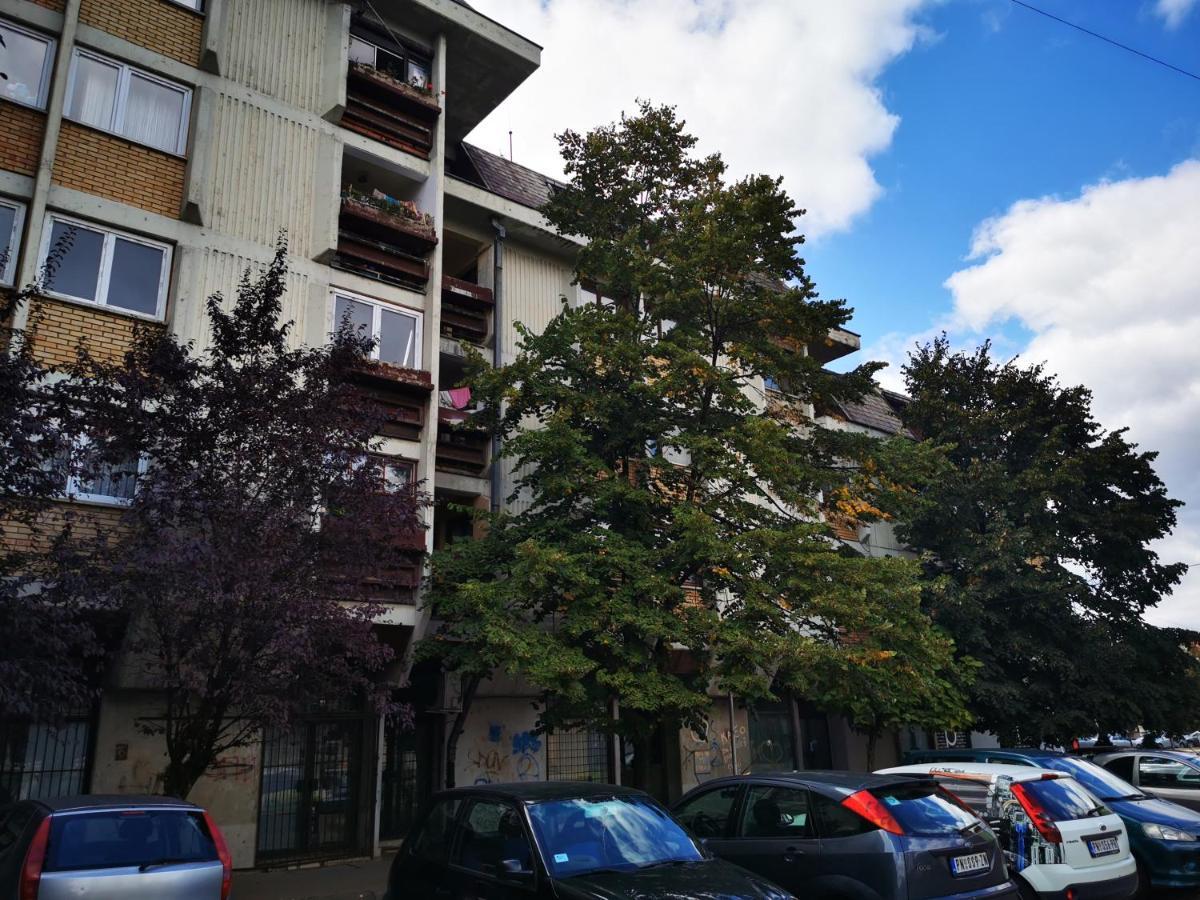 T&A Apartment Парачин Екстериор снимка