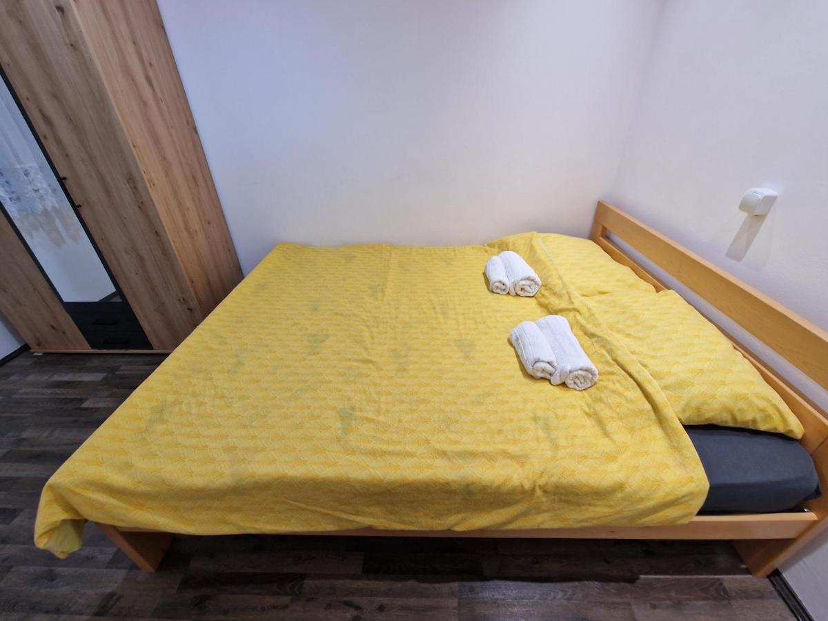 T&A Apartment Парачин Екстериор снимка